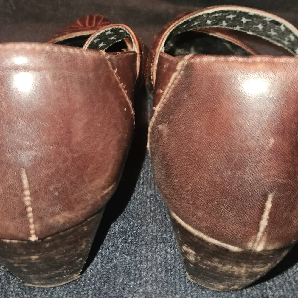 PIKOLINOS Size 7 Brown Low Heels with Gold Buckle - Picture 11 of 13